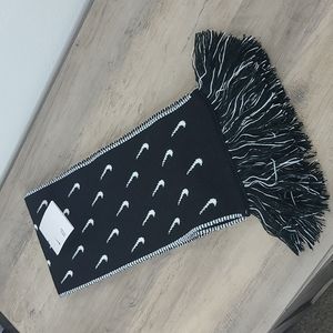 Nike Scarf
